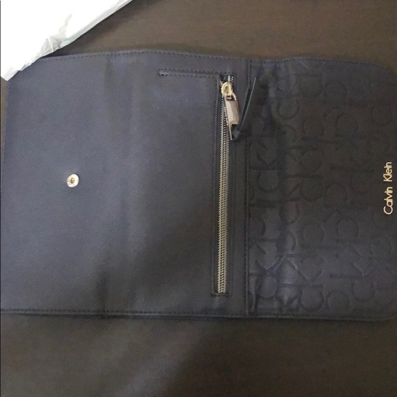 Calvin Klein Purse - Picture 5 of 7